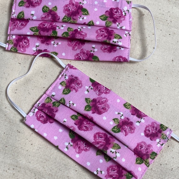 Set of two face masks for youth. - Picture 1 of 1